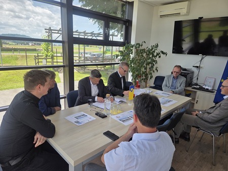 Slavnostni podpis pogodbe VŠD 26.5.2025 (foto: K. Zalokar)